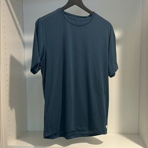 Vuori Men's Short Sleeve Crew Tee in Teal Blue
